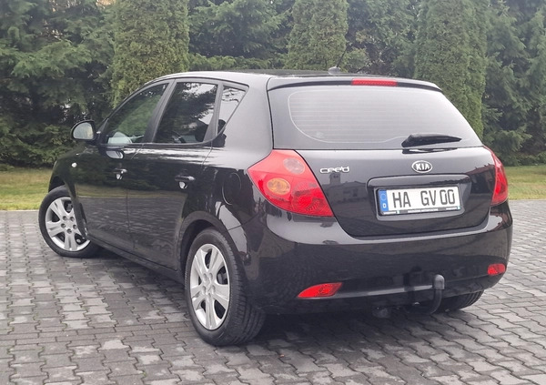 Kia Ceed cena 17999 przebieg: 200000, rok produkcji 2008 z Gostynin małe 407